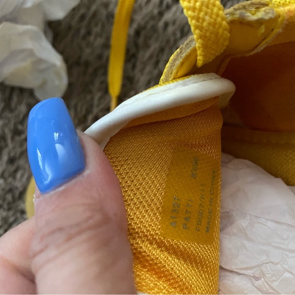 Coach - Picture 8 of 8